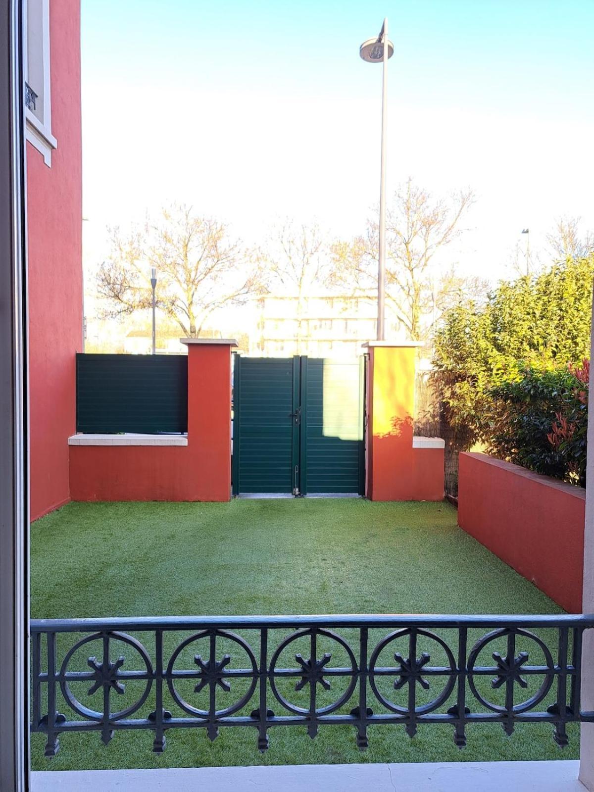 Studio Cosy Entierement Renove A Deux Pas De Lyon Fontaines-sur-Saone Exterior photo