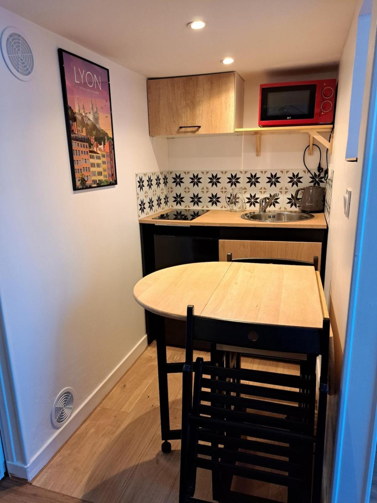 Studio Cosy Entierement Renove A Deux Pas De Lyon Fontaines-sur-Saone Exterior photo