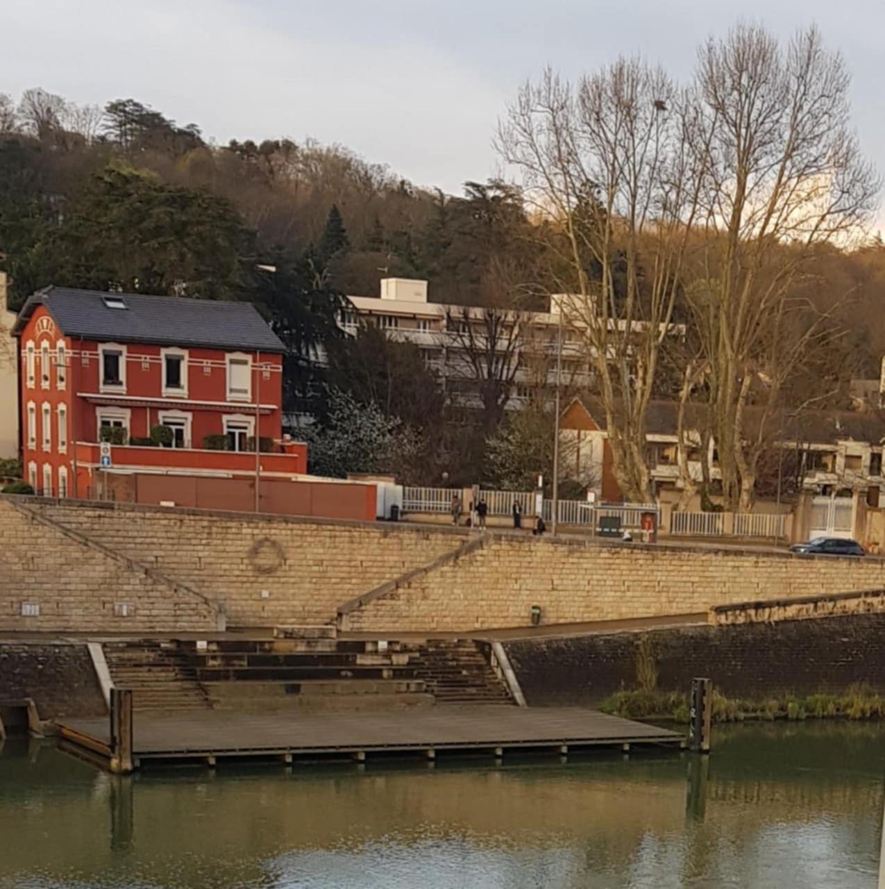 Studio Cosy Entierement Renove A Deux Pas De Lyon Fontaines-sur-Saone Exterior photo
